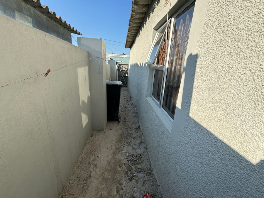 2 Bedroom Property for Sale in Kuyasa Western Cape